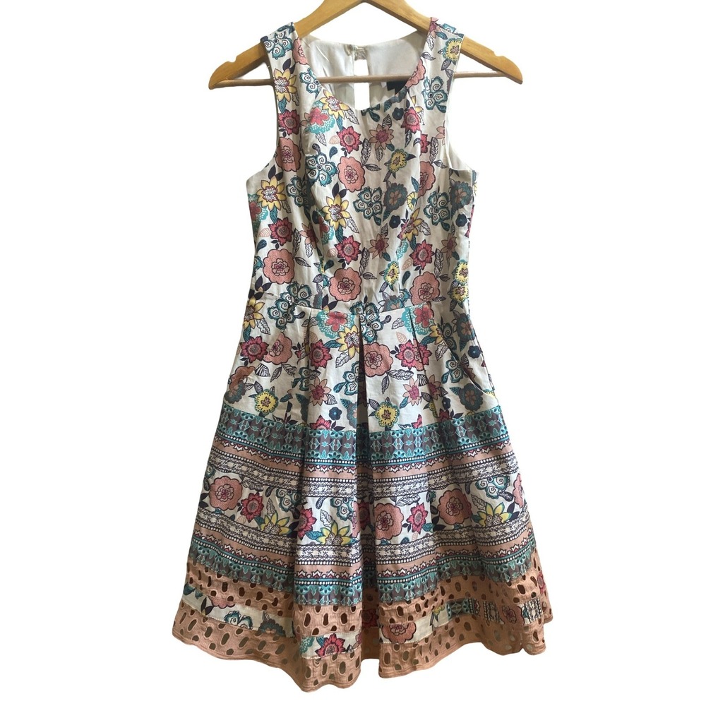 Teezeme Ivory Floral Pleated Mini Dress Size 3/4 Sleeveless Eyelet Pockets Cute